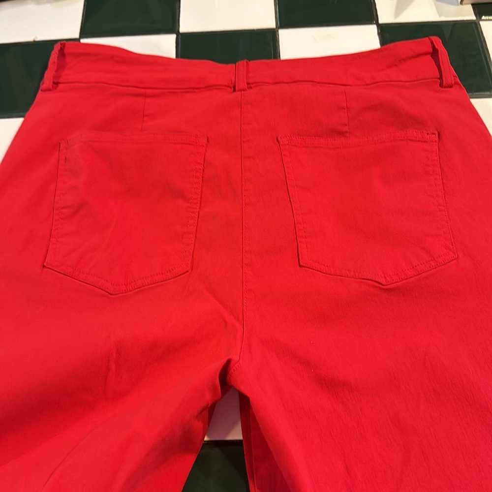 Women's Pull-On Stretch red Bermuda Short, Ruby Rd size 16 - Picture 5 of 9